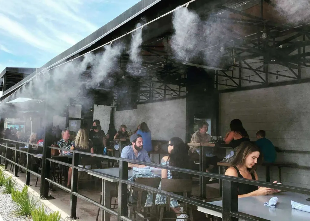 Cara Alami Menurunkan Temperatur Udara Pada Area Terbuka Dengan Menggunakan Kabut (misting)