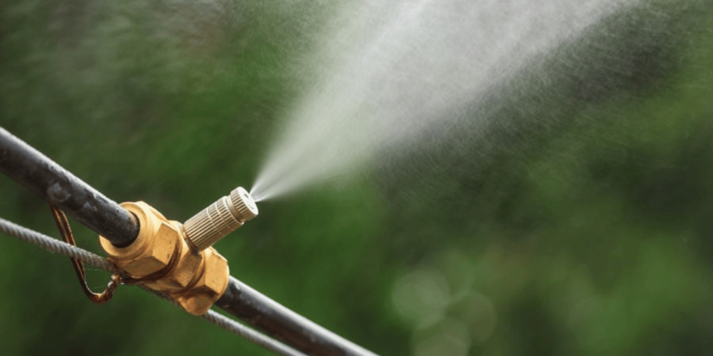 Misting system menghasilkan kabut sangat halus yang dengan cepat menguap diudara