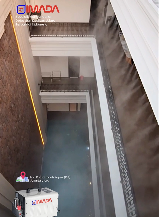 Kabut halus dari Imada misting system menciptakan suasana sejuk di hunian mewah Pantai Indah Kapuk Jakarta Utara