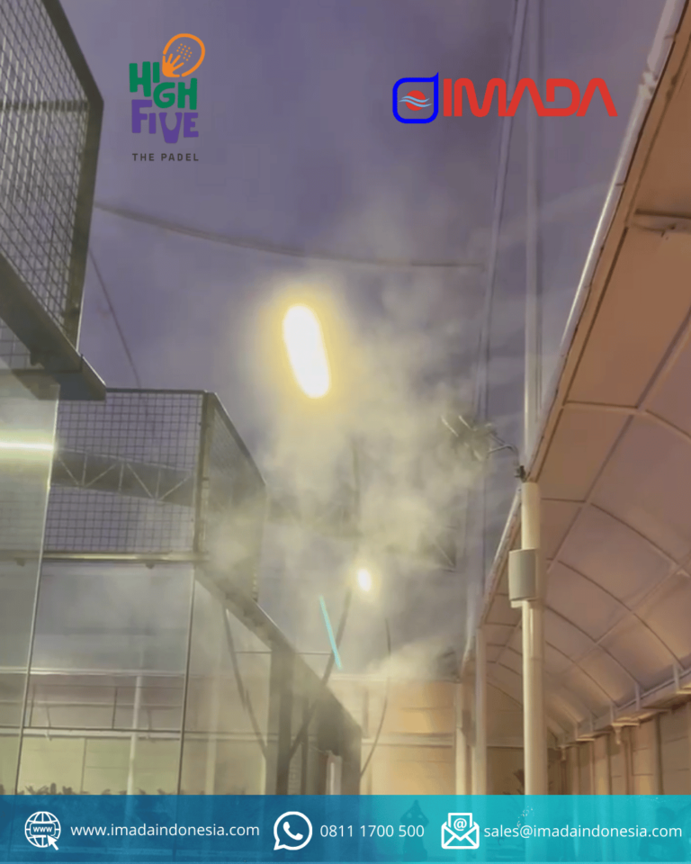 Instalasi pipa dan nozzle Imada misting system di atap lapangan indoor Highfive The Padel BSD.